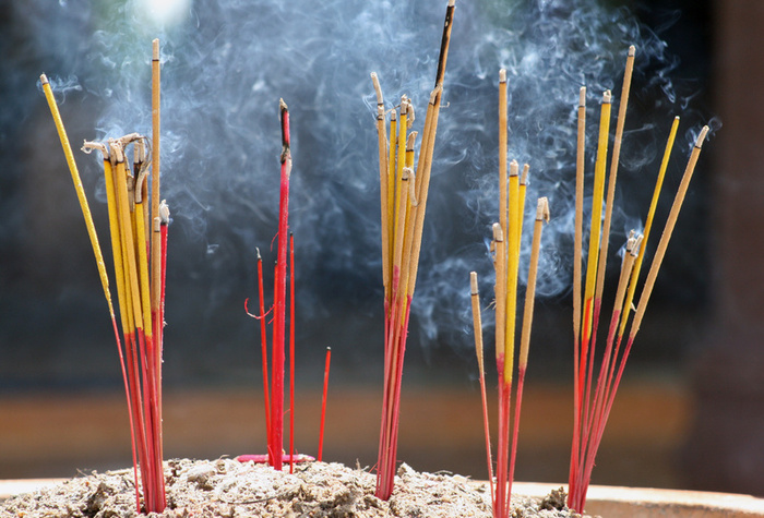 Incense-Sticks-With-Amazing-Fragrance.jpg
